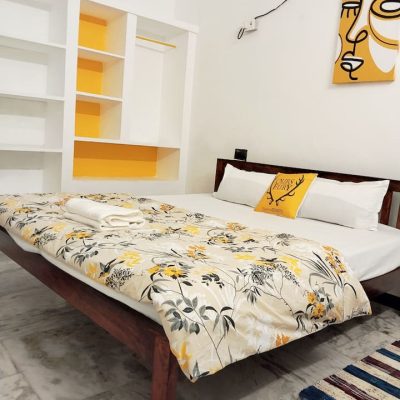 Yellow Sunshine - Casita