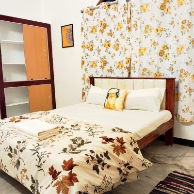 Yellow Sunshine - Casita